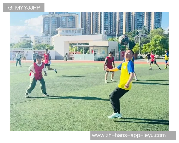 足球职场中的拼搏与梦想如何在绿茵场上实现职业生涯的华丽转身